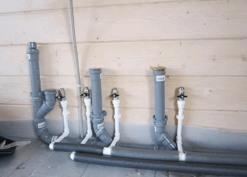 Как правильно проложить канализационные трубы в частном доме